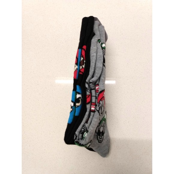Super Mario Luigi Black Gray Crew Novelty Gamer Socks Shoe Size 6.5-12 2 Pair - Picture 3 of 5